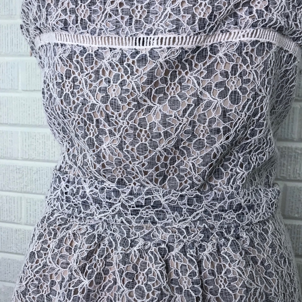 Banana Republic Sleeveless Lace Tank Peplum Large - Picture 6 of 8